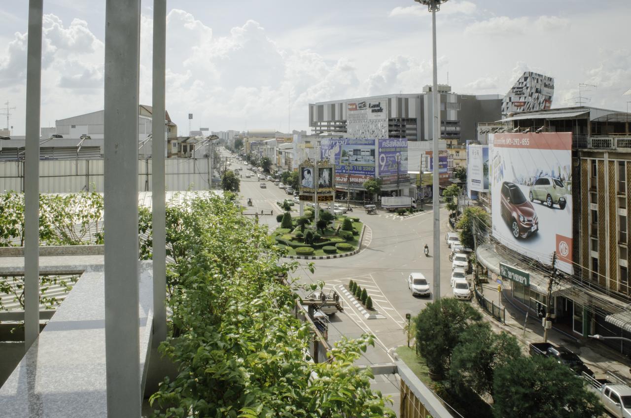 Whereder Poshtel Udon Thani Dış mekan fotoğraf